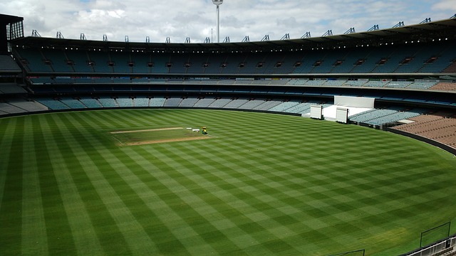 终于扳平！都灵球员解围不远，赖因德斯劲射破门.